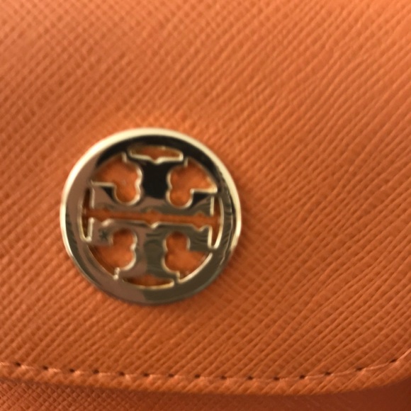 Like new Authentic Tory Burch sunglasses case - Picture 4 of 4